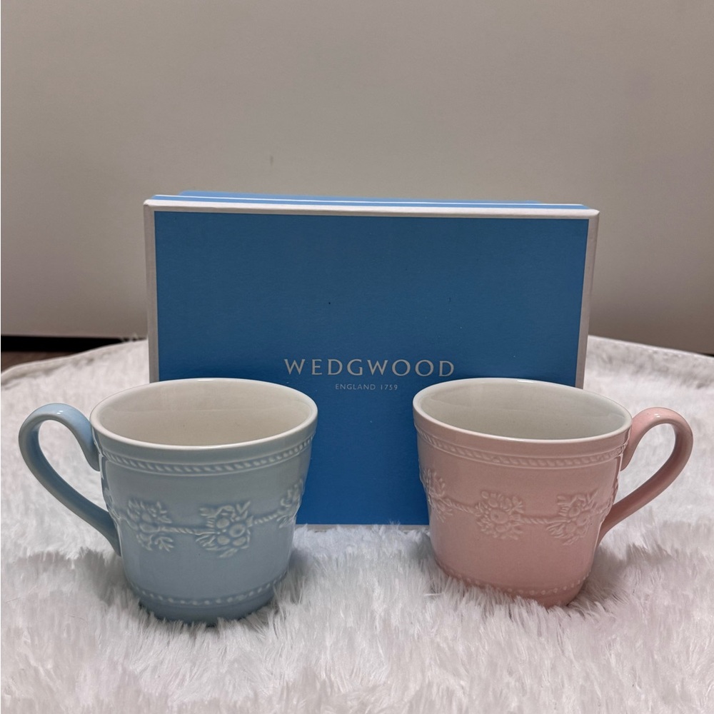 Wedgwood cup set